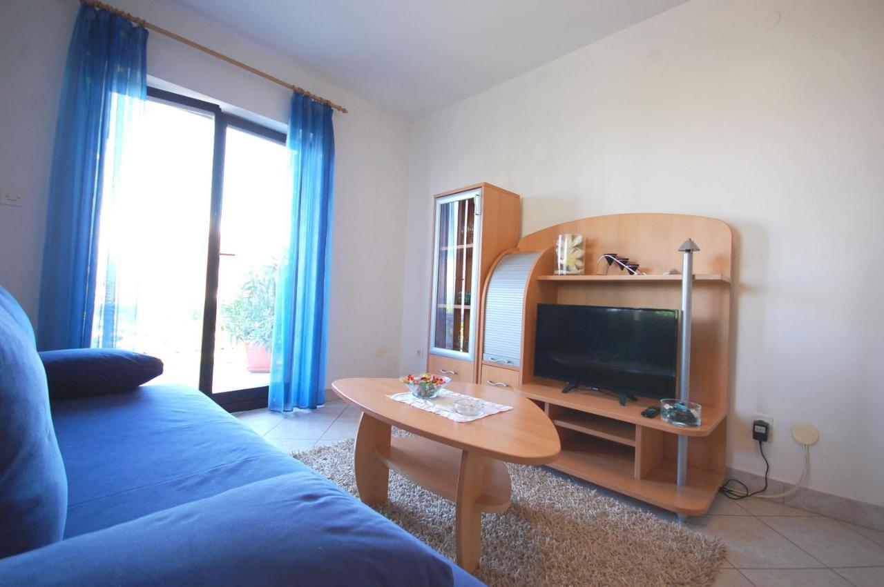 Apartments Andrea By El-Pi Tours Njivice Kültér fotó